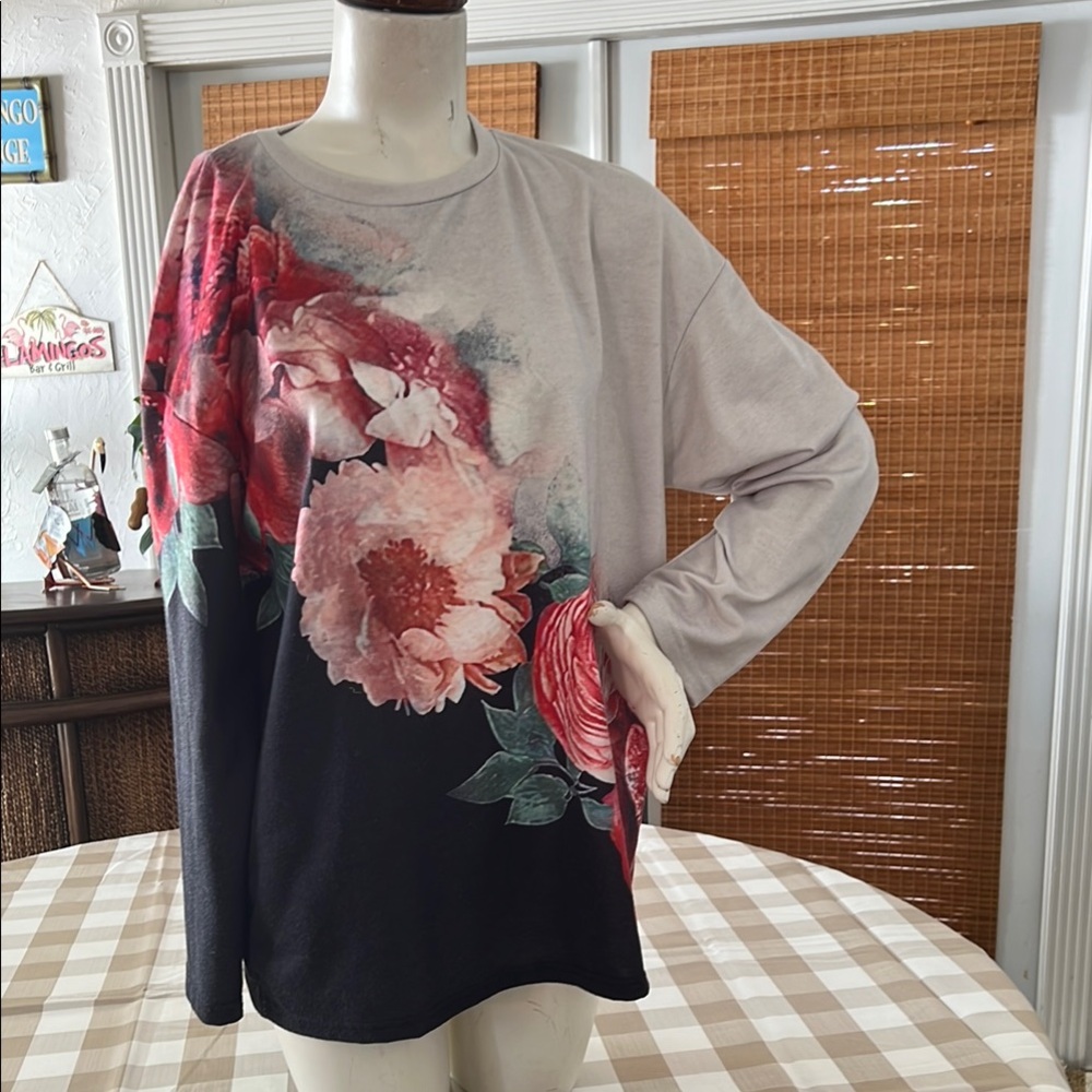 Floral Print Women's Top - Black and Pink size M